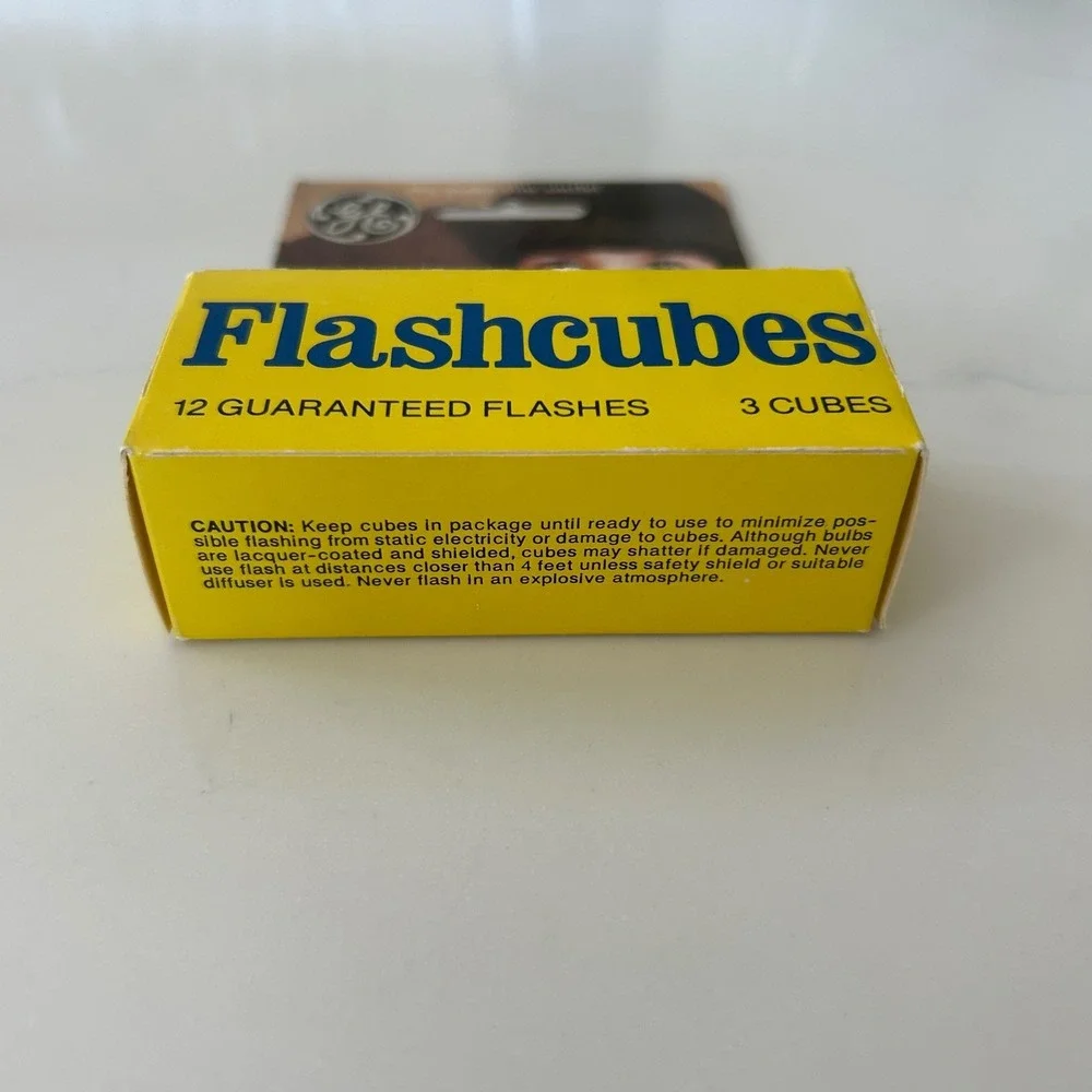 GE Flashcubes Standard 3 Pack 12 Flashes Yellow Vintage New Old Stock Box